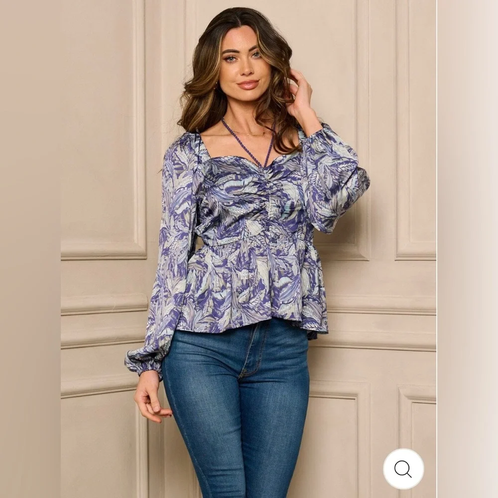 🆕NAVY LONG PUFF SLEEVE RUCHED LEAF PRINT TOP - Picture 2 of 3